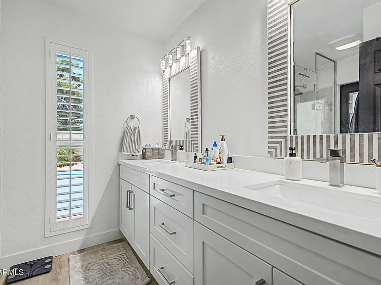 5140 E Poinsettia Dr — Photo 22