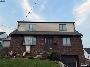 407 Berry Ave, Carlstadt, NJ 07072