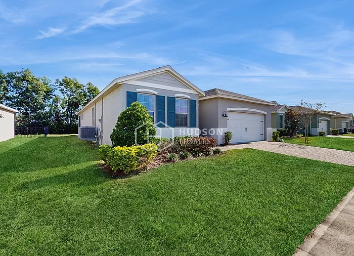 1527 Lyonsdale Ln — Photo 2