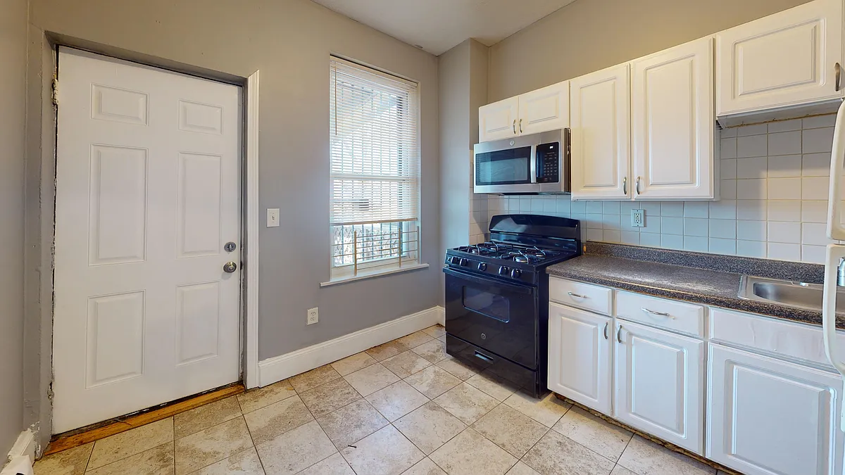 Building Photo - 229 Washington St #3