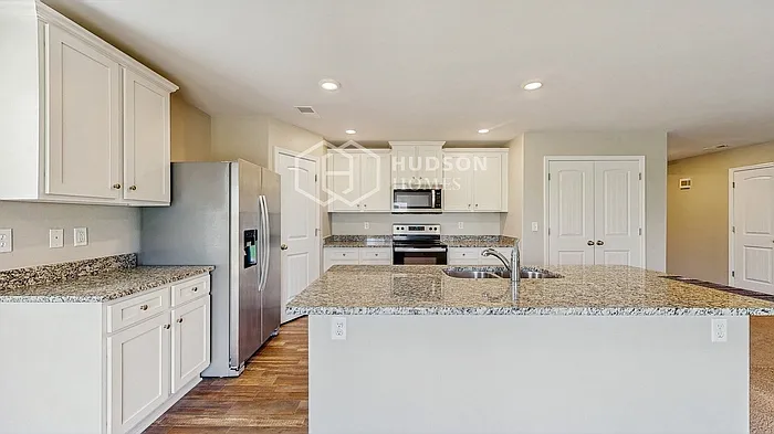 388 Aubrey Woods Dr — Photo 9