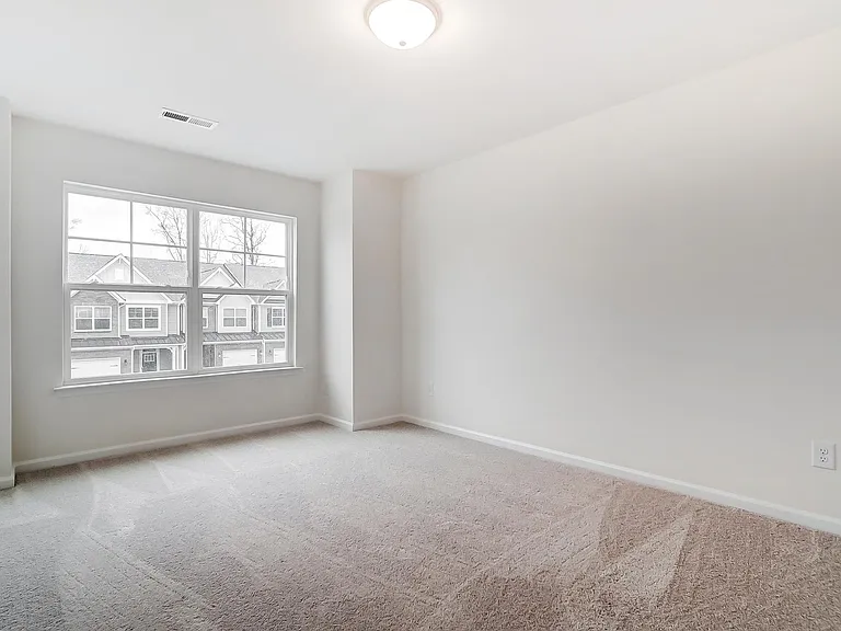 3929 Rothwood Ln — Photo 10