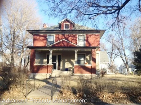 920 N 5th St, Manhattan, KS 66502