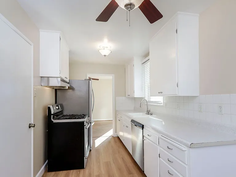 320 La Casa Ave — Photo 11