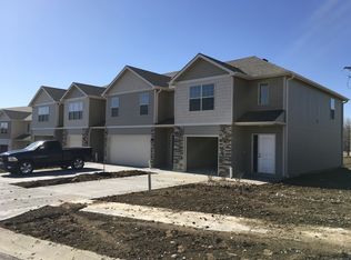 1426 NE Mary Ct, Grain Valley, MO 64029