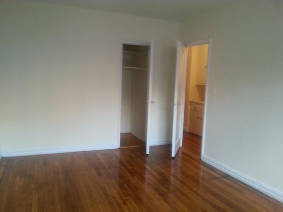 5th image of 2685 Creston Ave #M