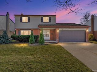 40621 Rinaldi Dr, Sterling Heights, MI 48313