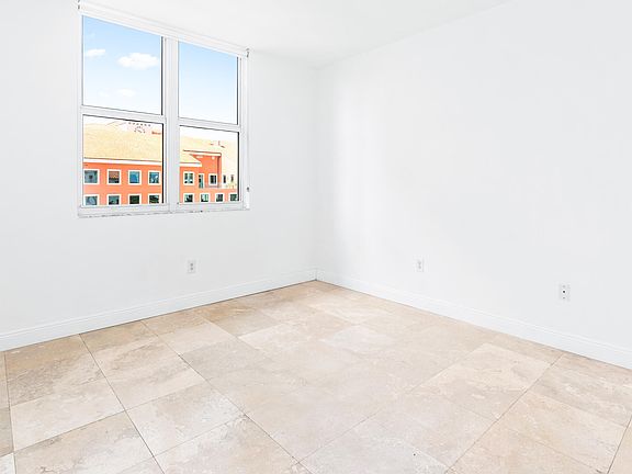 4th image of 2030 S Douglas Road #807