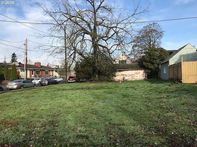 1st image of 5505 NE Glisan St