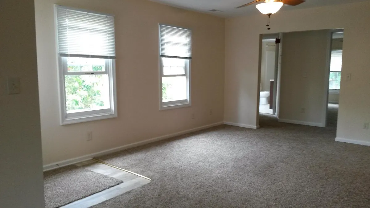 Building Photo - 202 Kidwell Ave #2
