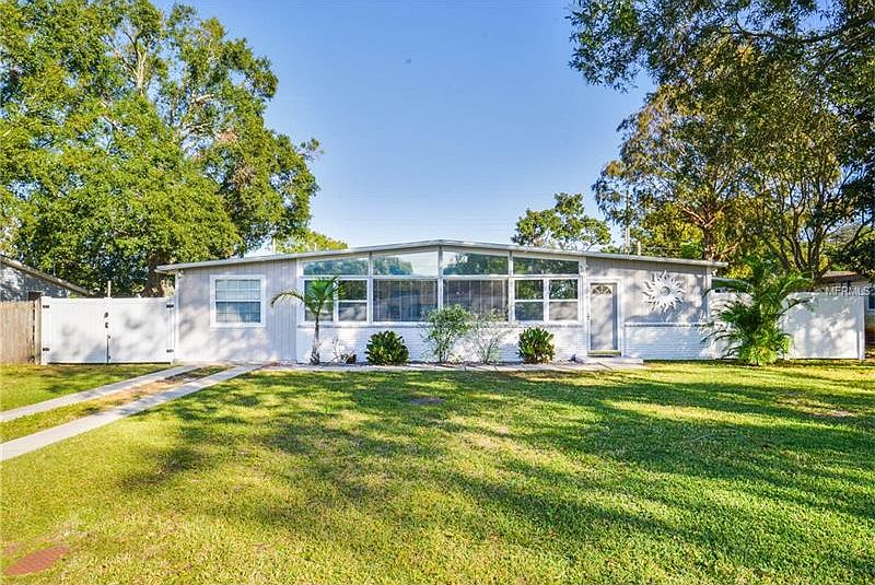 1st image of 7521 Orpine Dr N
