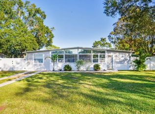 7521 Orpine Dr N, Saint Petersburg, FL 33702