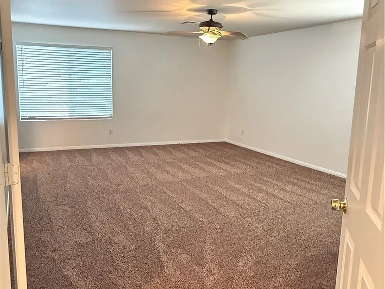 10975 Calcedonian St — Photo 22