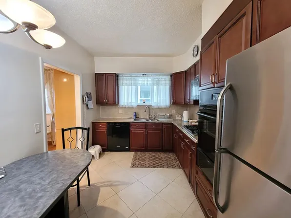 32-37 33rd Street image 1 of 10
