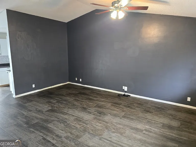 1001 Regal Rd — Photo 8