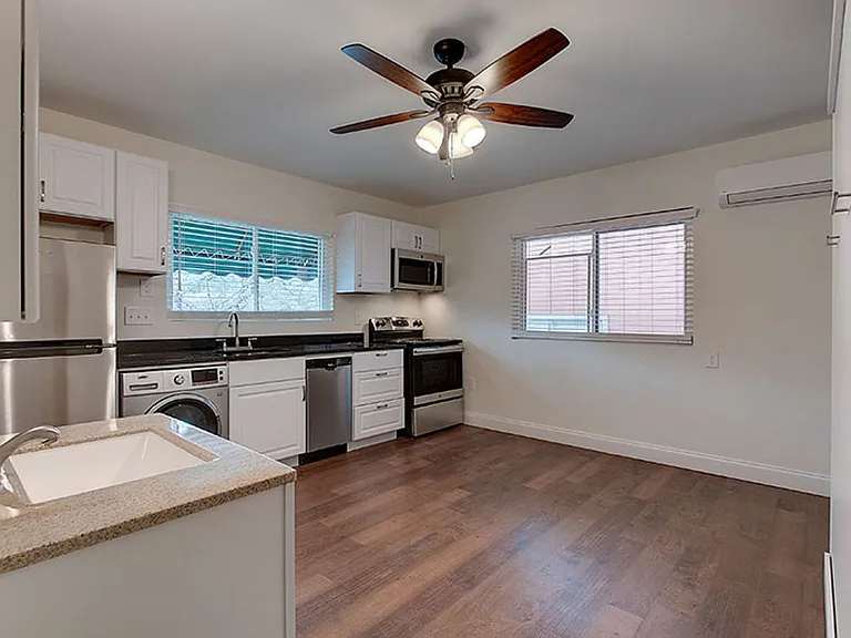 306 E 30th St #207 — Photo 11
