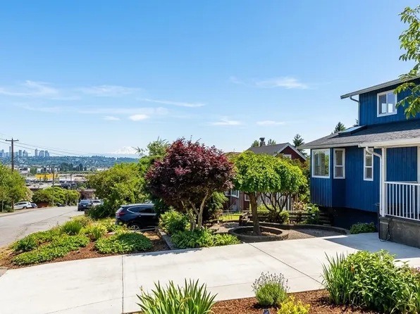 236 Lebleu St, Coquitlam, BC V3K 4L6