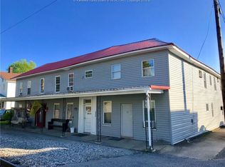 220 Broadway St, Ravenswood, WV 26164