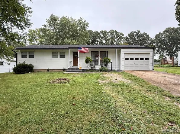 432 East St, Sullivan, MO 63080