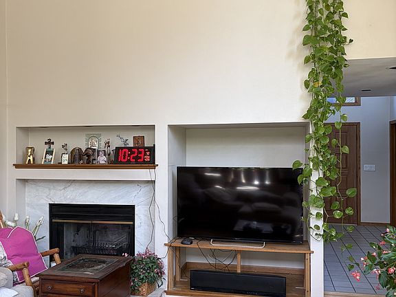 5th image of 3261 N Silver Ridge Dr