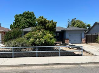 3235 Circle Ct W, Fresno, CA 93703