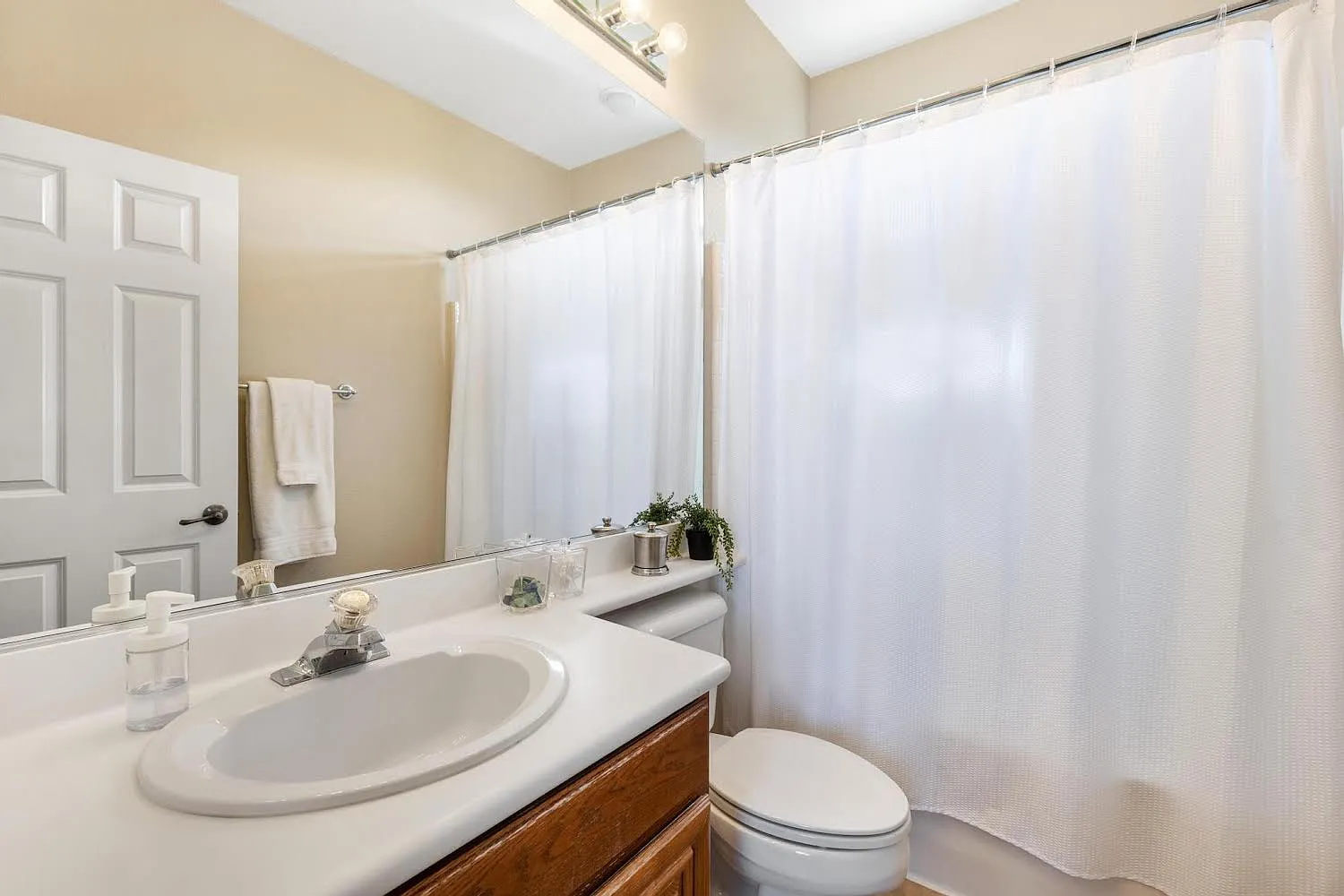 1 bed, 550 sqft, $2,400 — Photo 2