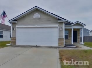 2437 Middle View Dr, Columbus, IN 47201