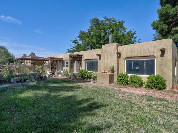 5901 Tokay St NE, Albuquerque, NM 87107