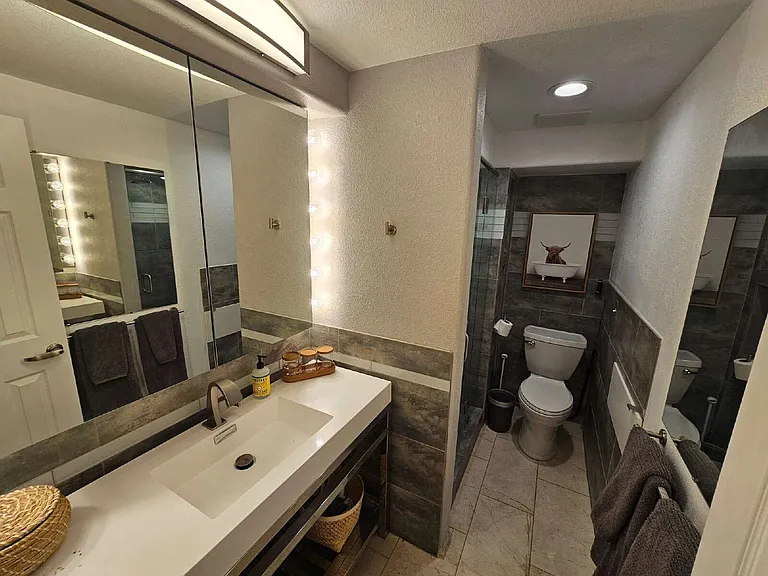 1833 N Williams St #108 — Photo 11