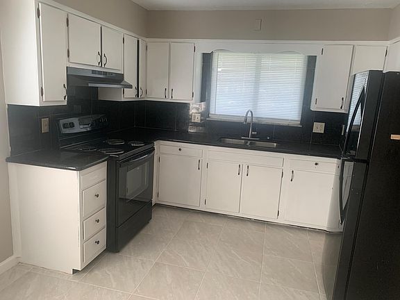 4th image of 944 S Weyant Ave #944