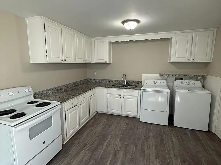 437 Wildwood Ave — Photo 8