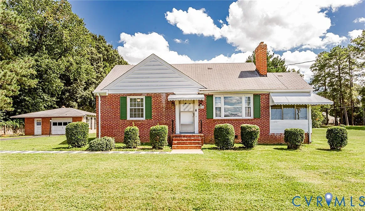 2 bed, 1.0 bath, 944 sqft, $2,045 — Photo 1