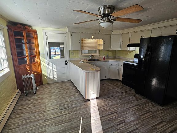 2nd image of 34 Lowell St #34