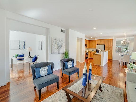 5th image of 613 Adeline Ave