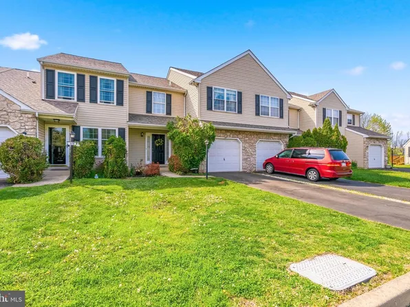 1437 Hillcrest Ct, Lansdale, PA 19446