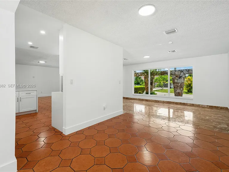 220 NW 130th Ave — Photo 15