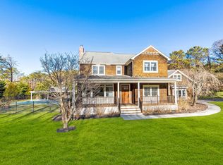 16 Starboard Rd, Hampton Bays, NY 11946