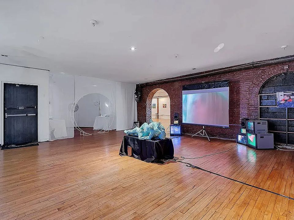 1st image of 138 Mulberry St #3A