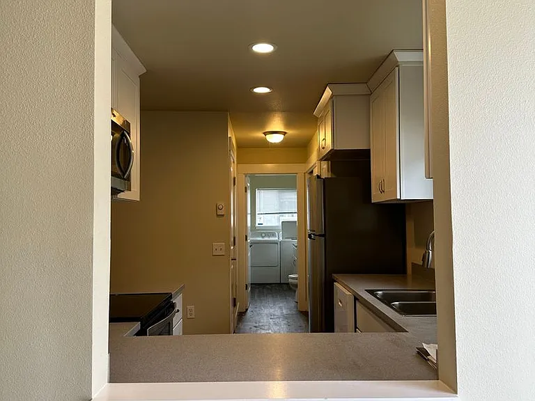 207 Morton St — Photo 12
