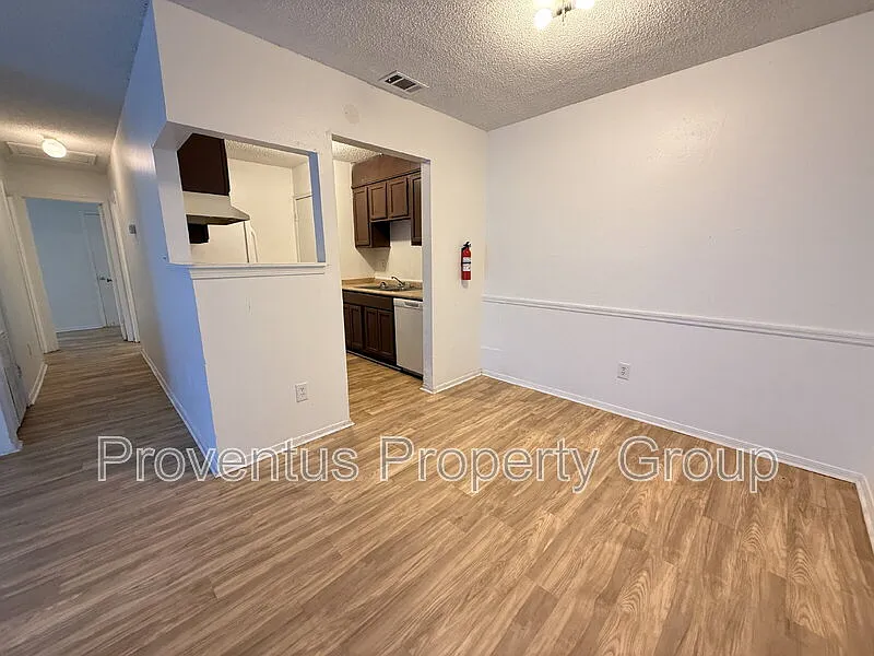 2 bed, 2.0 bath, 937 sqft, $1,200 — Photo 3