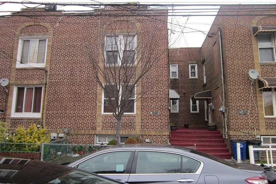 1st image of 1515 E 94th St