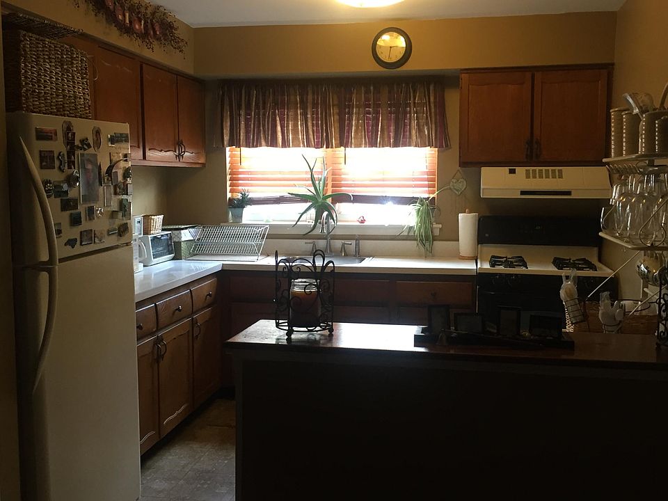 2nd image of 38A Woodedge Ave APT 2