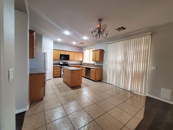 3rd image of 492 Kirkstone Way