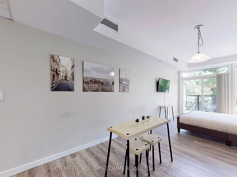 335 College St #106 — Photo 8