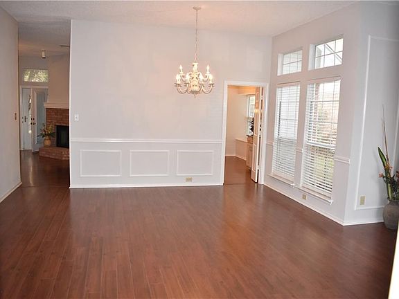 2nd image of 4225 Oak Mount Dr