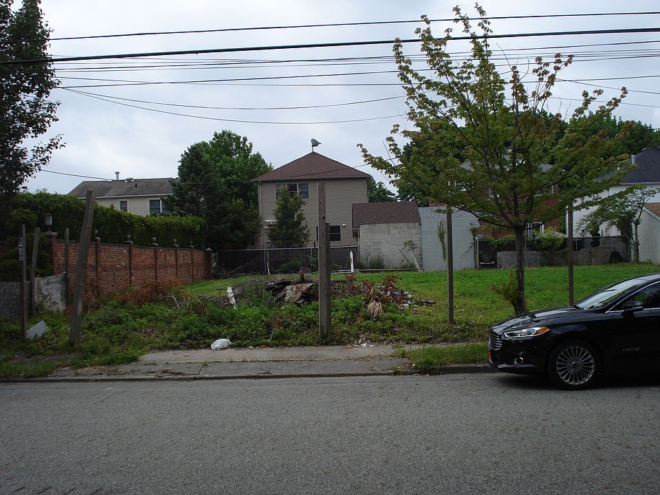 2nd image of 404 Ashland Ave