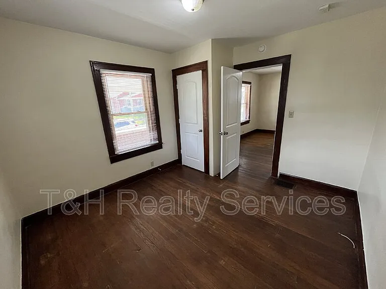 1534 Dawson St — Photo 6