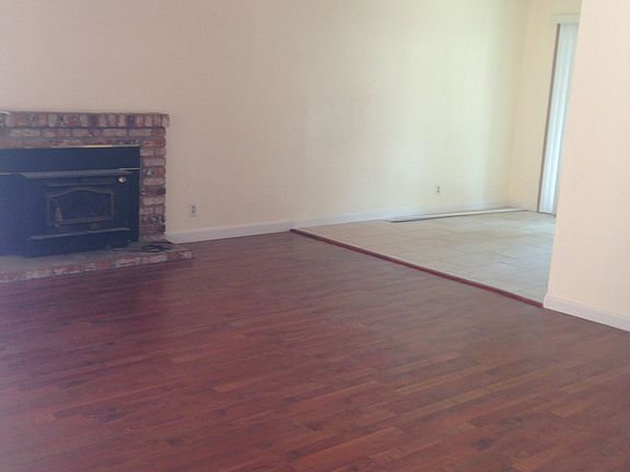 2nd image of 655 Glenview Ct