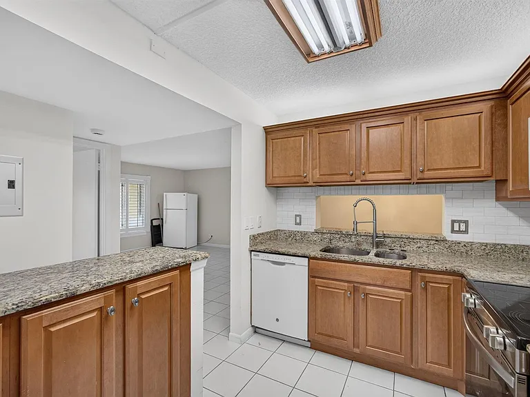 6341 Chasewood Dr #D — Photo 14