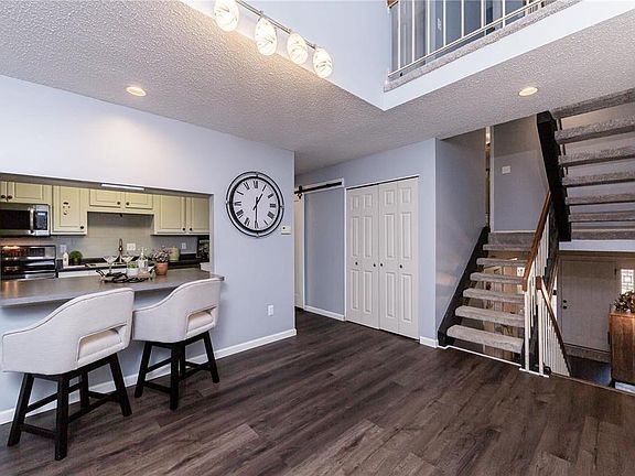 5th image of 958 Somerfor Pl